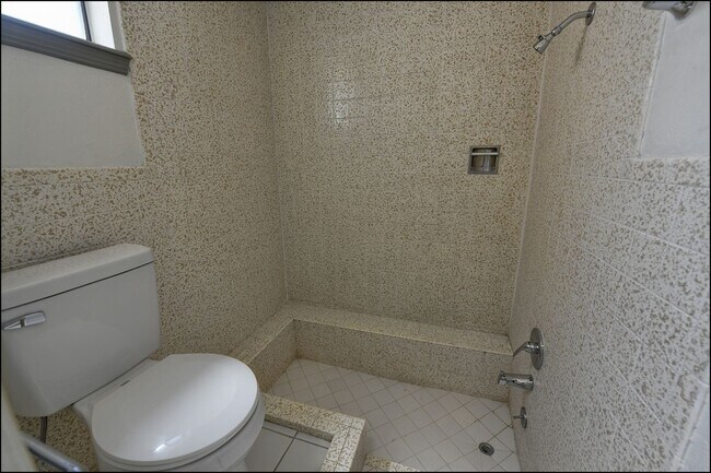 Building Photo - 6300 Jebel Way