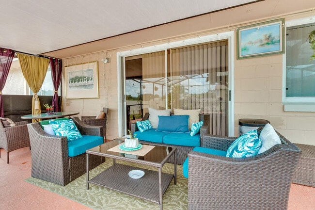 Building Photo - 7232 Lazy Hill Dr