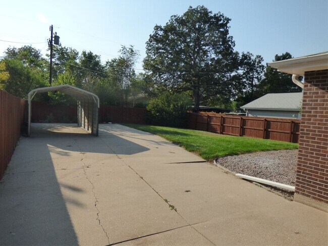 Building Photo - $0 DEPOSIT OPTION! RANCH STYLE HOME IN PRIME VIRGINIA VILLAGE!!!