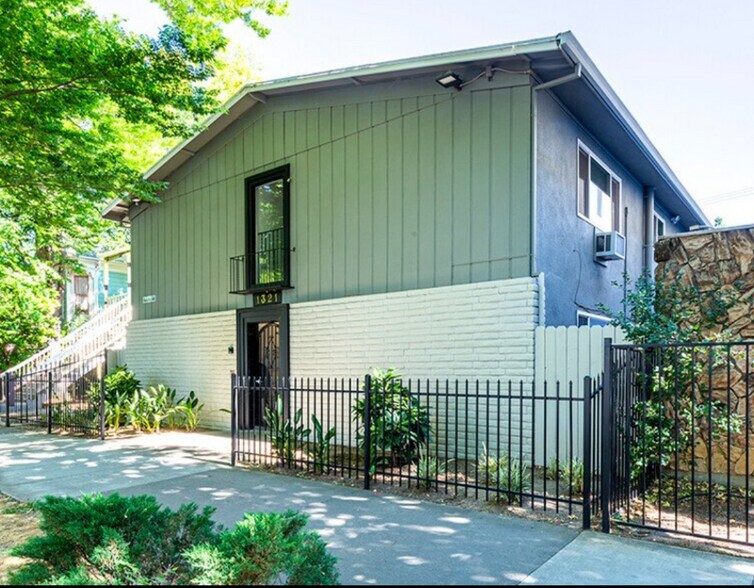 Building Photo - 1321 E St