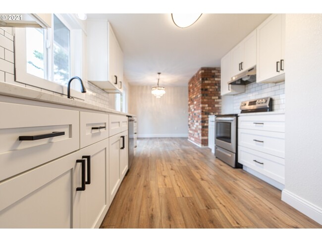 Building Photo - 942 Fenwick St