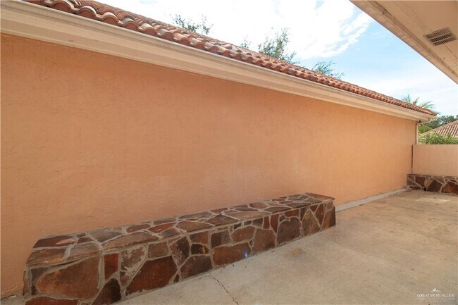 Building Photo - 13 E Martinez Ave