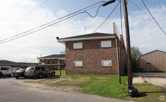 Building Photo - 112 Hawkins St