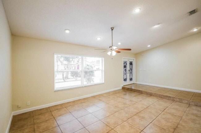 Primary Photo - 5148 NW 47th Ave