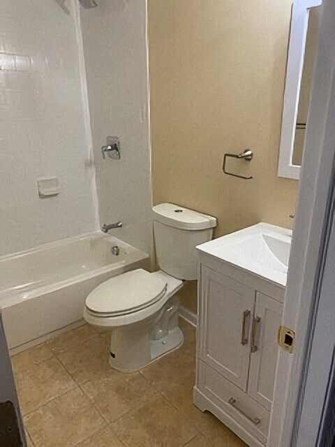 Building Photo - 2058 Chadwick Ter