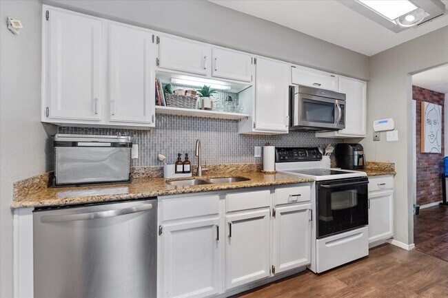 Building Photo - 1201 Bering Dr