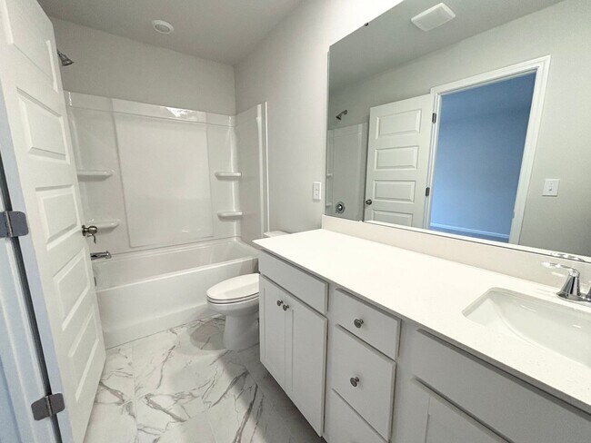 Building Photo - Perfect family home in Ocean Isle Beach