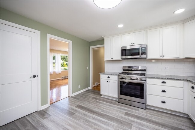 Building Photo - 503 Pineview Dr