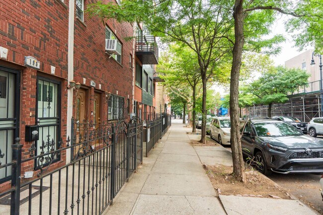 Building Photo - 198 Stuyvesant Ave