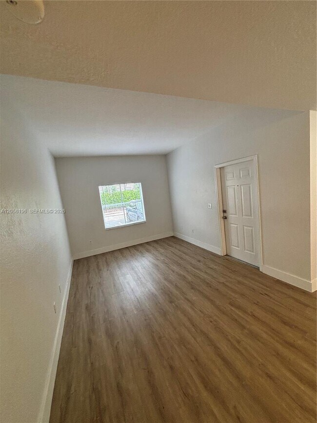 Building Photo - 4931 N Harbor Isles Dr