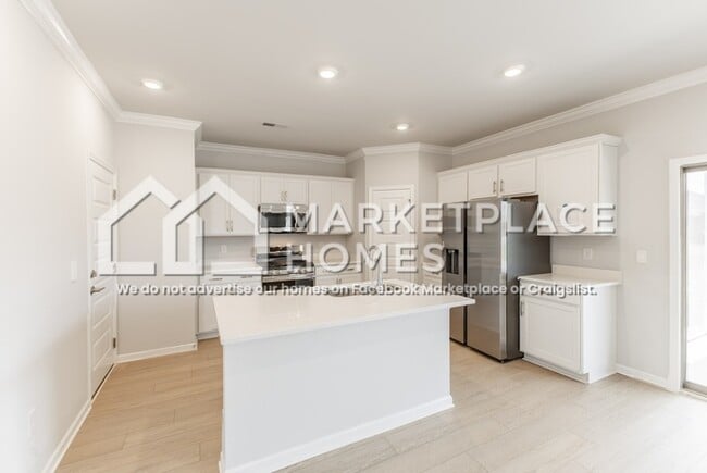 Building Photo - 212 Stockyard Cir