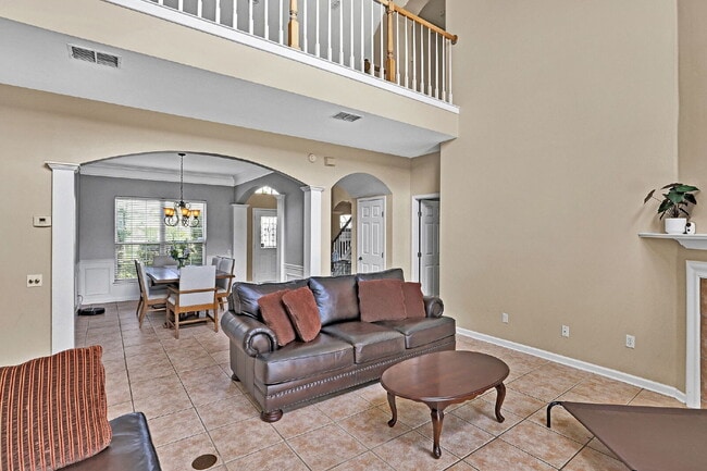 Building Photo - Welcome to your Florida lifestyle! 5 bedro...