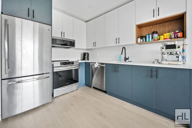 Building Photo - EVERGREEN AVENUE