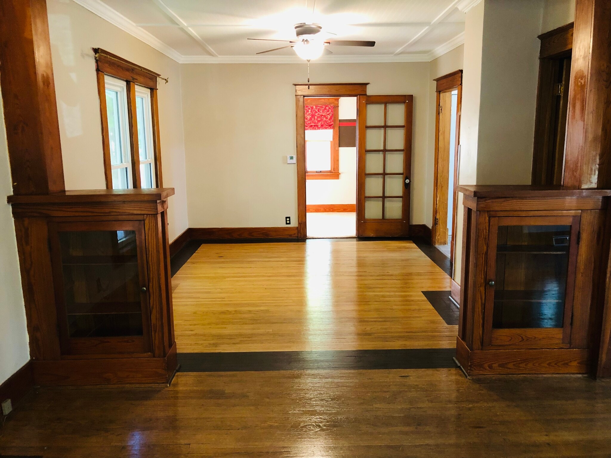 Dining Room - 213 Moir St