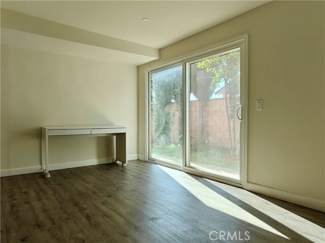 Building Photo - 960 E Columbia Ave