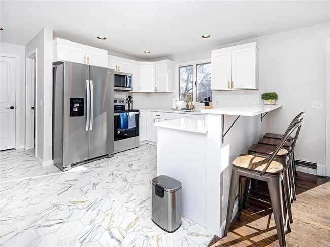 Building Photo - 262 Woodhill Rd