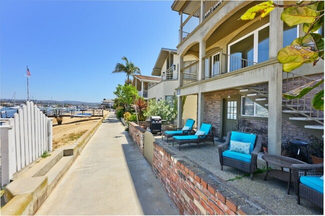 Building Photo - 111 Edgewater Pl