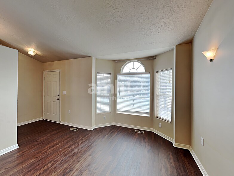 Building Photo - 2906 W 2075 S