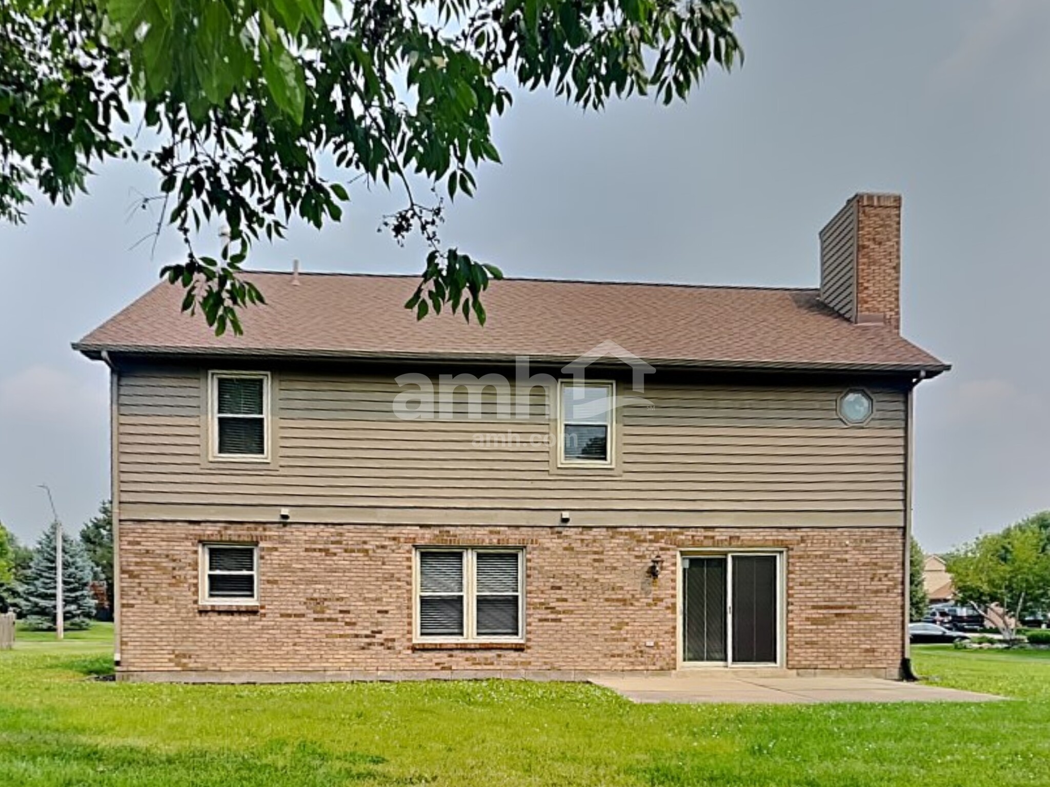 Building Photo - 121 Old Carriage Dr