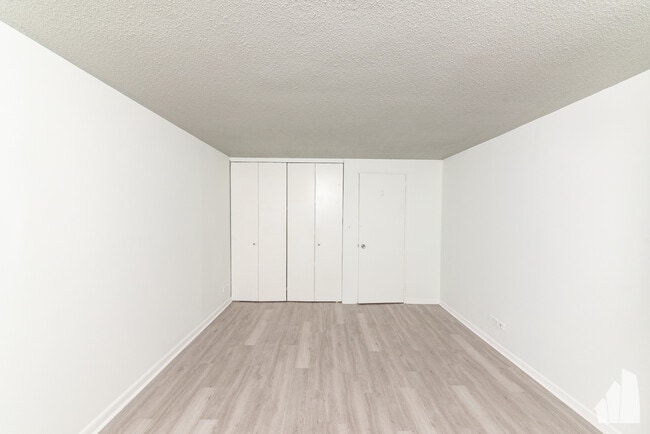 Building Photo - 1415 N Dearborn St