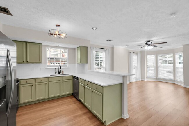 Building Photo - 426 Compton Ln