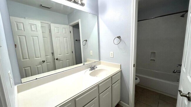 Building Photo - 8106 Saragosa Blue Ln