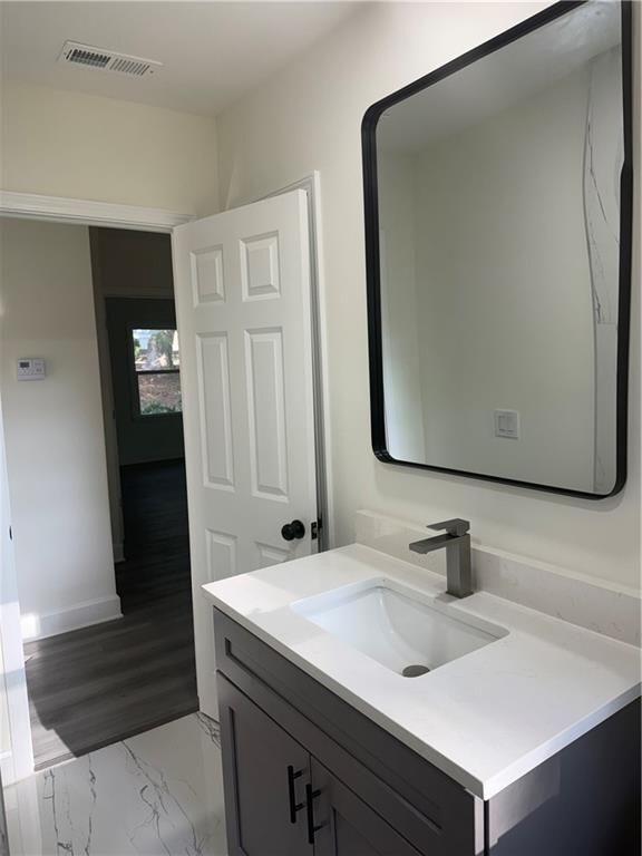 Building Photo - 1726 Centra Villa Dr SW