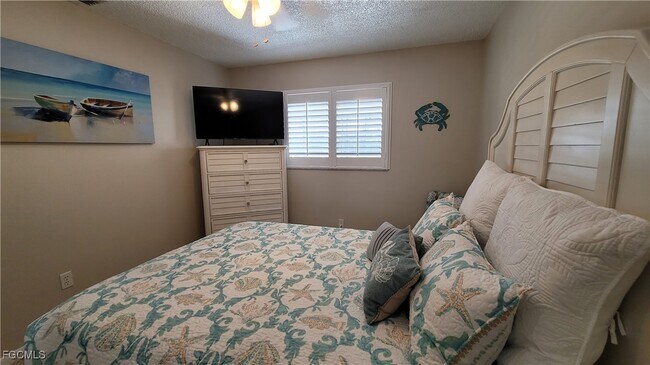 Building Photo - 1126 SE 13th Terrace