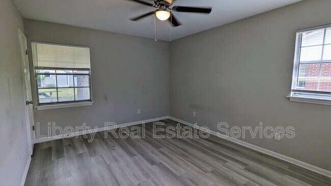 Building Photo - 613 Franklin St