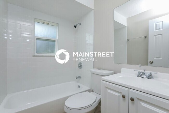 Building Photo - 3 Bedroom Pet-Friendly Home in ORLANDO, FL...