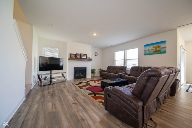 Building Photo - 7234 Darley Ln