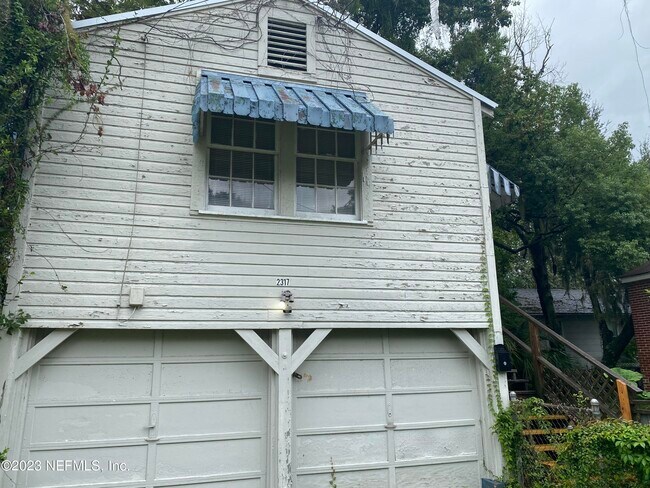 Building Photo - 2317 Bertha St
