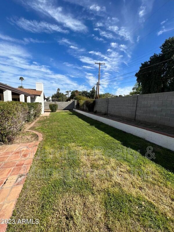 Building Photo - 8121 N 16th Dr