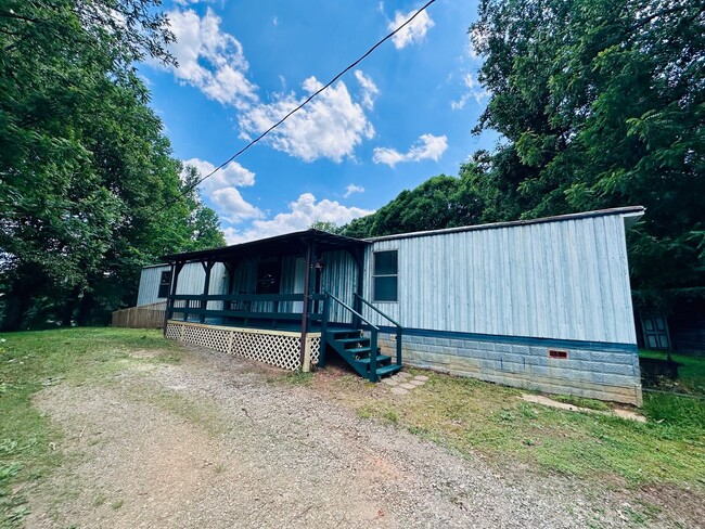 Building Photo - NEW RENTAL LISTING