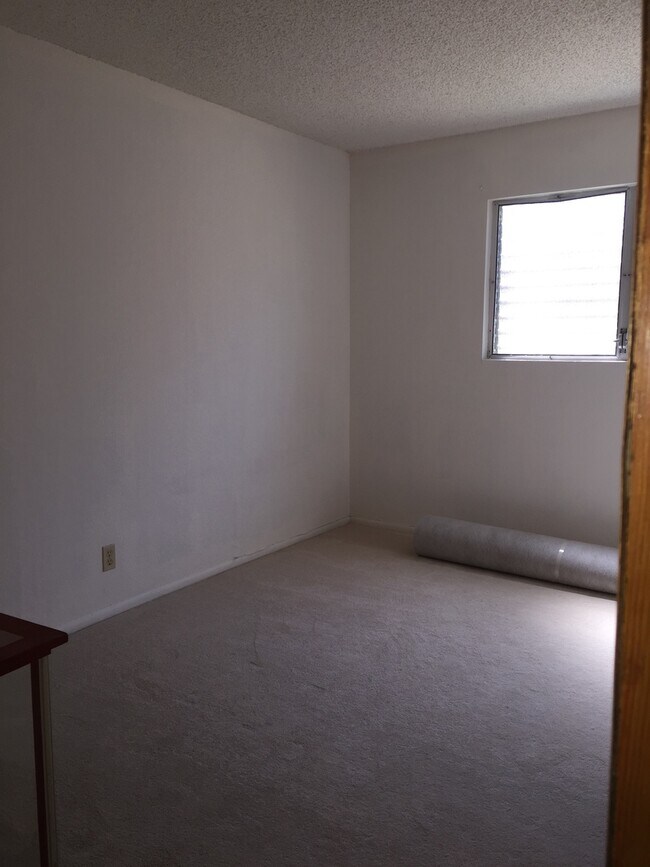 Building Photo - 98-830 NOELANI ST #3