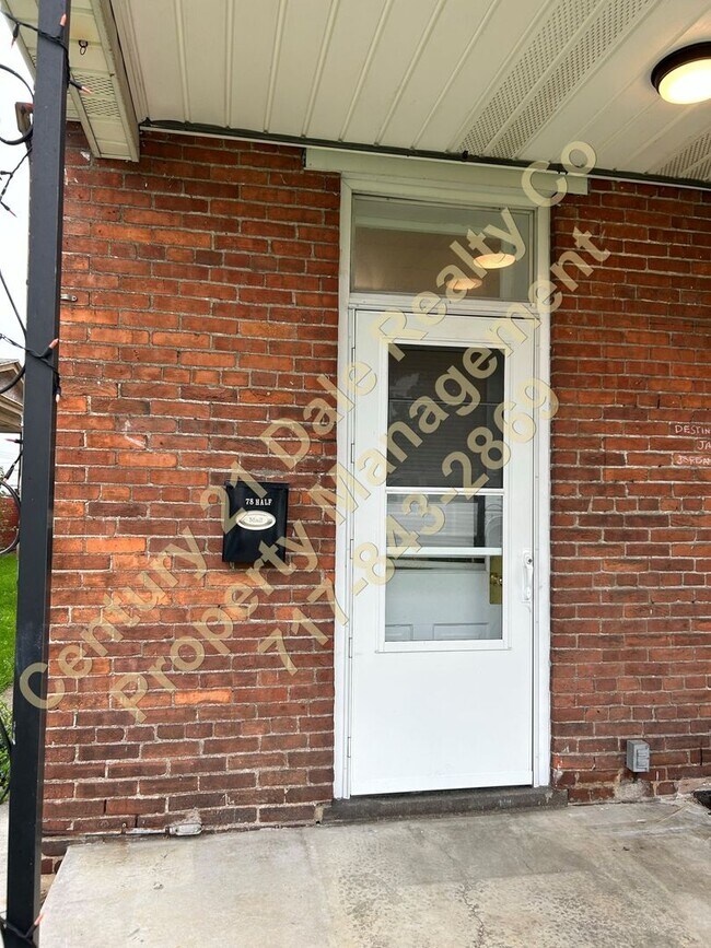 Building Photo - Renovated 2 Bedroom in Spring Grove, PA