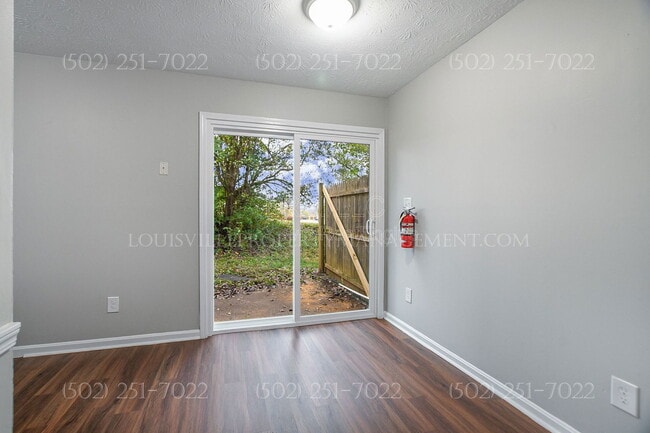 Building Photo - 621 Westport Rd