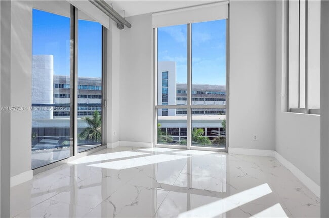 Building Photo - 3029 NE 188th St