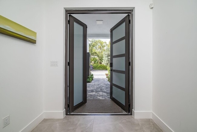 Building Photo - 6864 SW 80th St