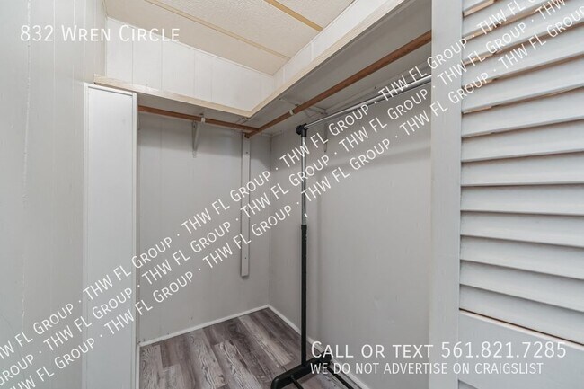 Building Photo - 832 Wren Cir