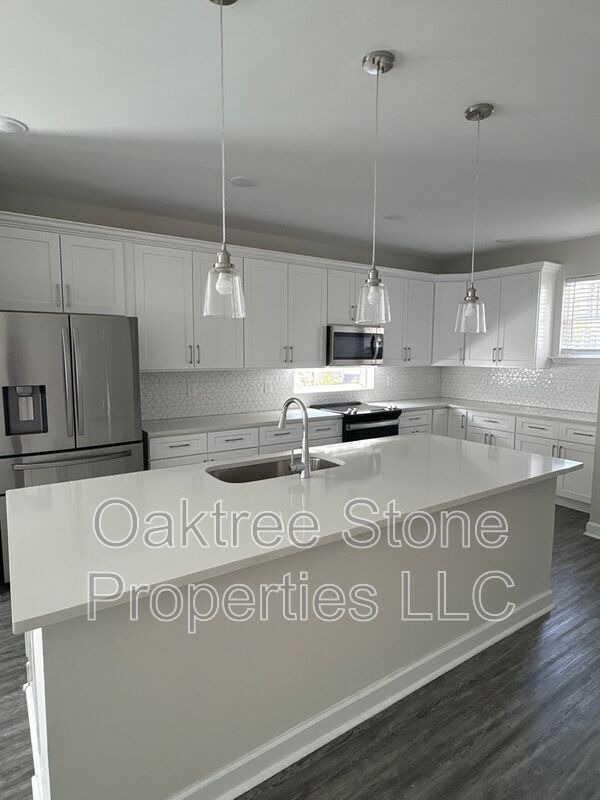 Building Photo - 2591 Ocean Dr NW