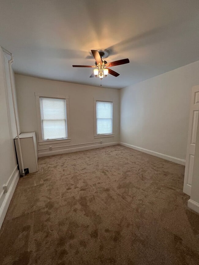 Building Photo - 1 Bedroom w/ Den in Federal Hill