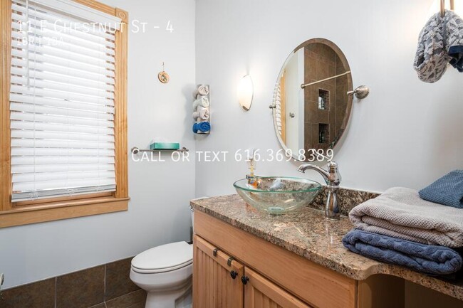 Building Photo - 11 E Chestnut St