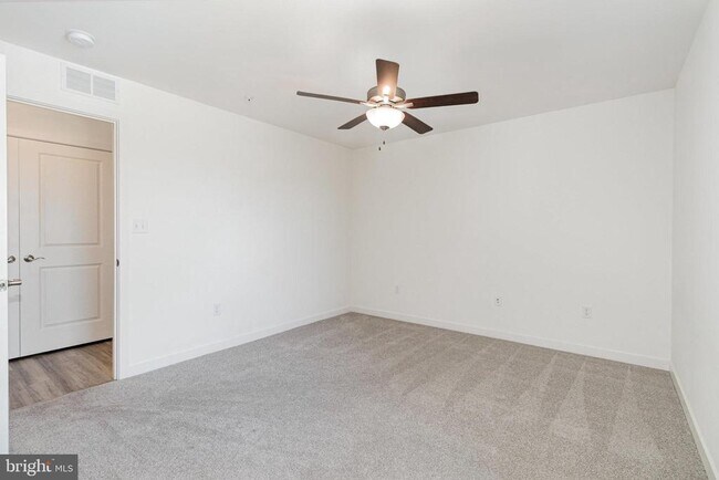 Building Photo - 1708 Fairmont Dr