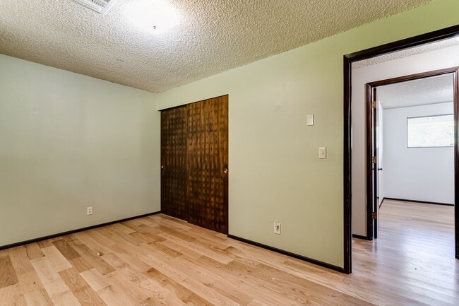 Building Photo - Beautiful 5 bedroom house in South Eugene!