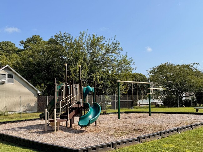 Building Photo - 1012 Antioch Cir