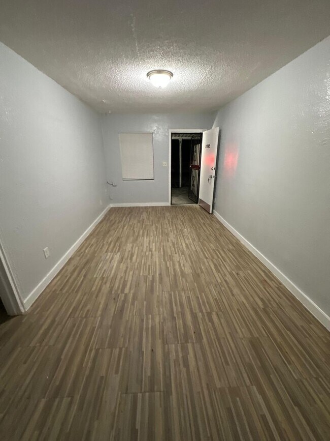 Building Photo - 2845/2847 W 6th St.