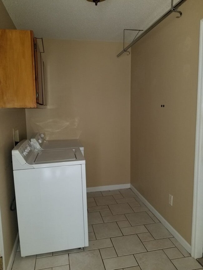 Building Photo - Ashley Lane, Enterprise, AL (Level Plains area)