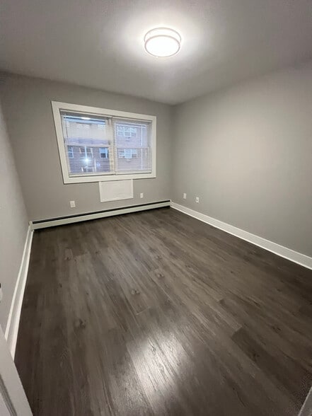 Building Photo - 431 Park Ave