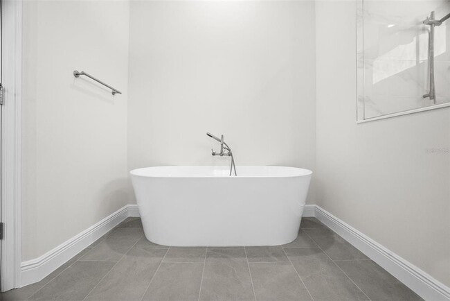 Building Photo - 4009 W Euclid Ave